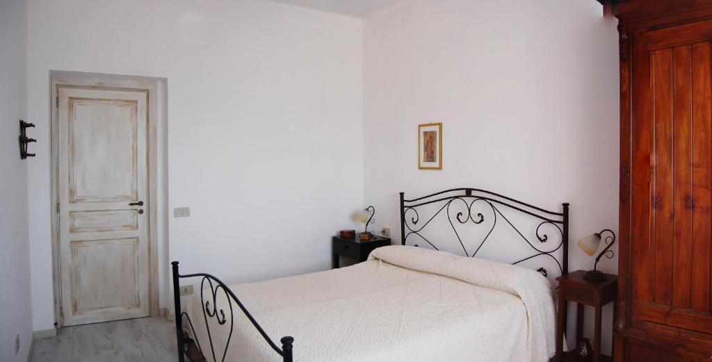 Andrea E Valentina Bed & Breakfast ซาร์คิตตู กูเญรี ห้อง รูปภาพ