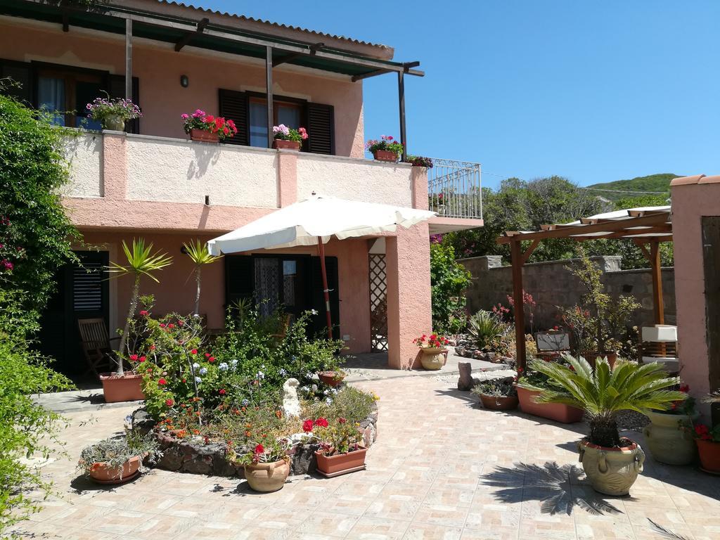 Andrea E Valentina Bed & Breakfast ซาร์คิตตู กูเญรี ภายนอก รูปภาพ