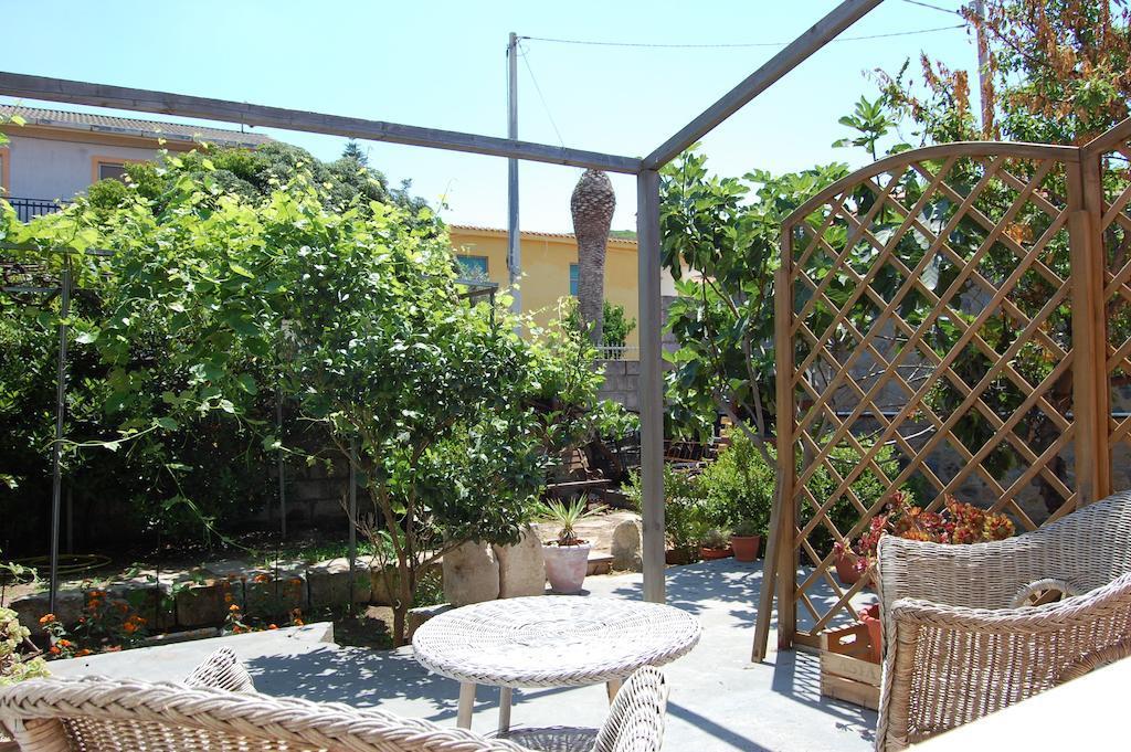 Andrea E Valentina Bed & Breakfast ซาร์คิตตู กูเญรี ภายนอก รูปภาพ
